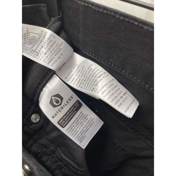 NWT Levis Women’s Black Stretchy Classic Straight Size 10 30x28 - Picture 6 of 6